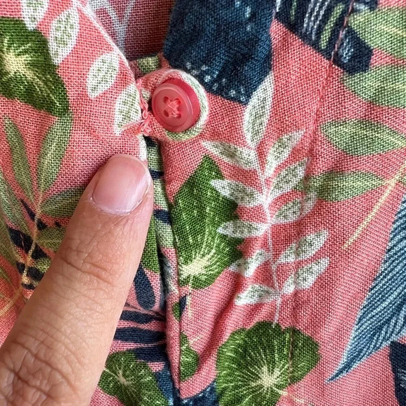 Dip Button Down Blouse - Linen, Floral, Tropical Print - Size 3x - Picture 4 of 5